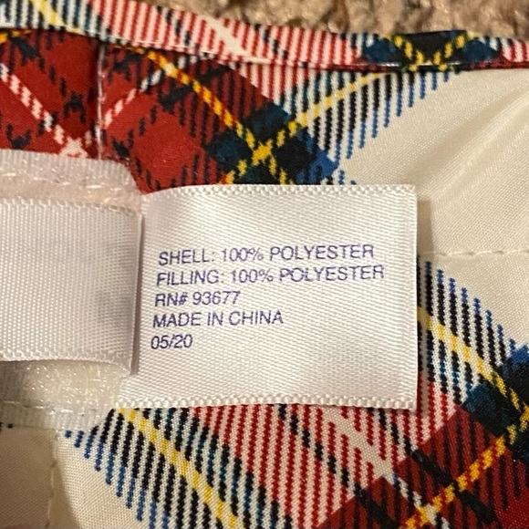 NWOT (never used) Medium size Dog winter plaid design puffy style jacket/vest - Picture 10 of 11